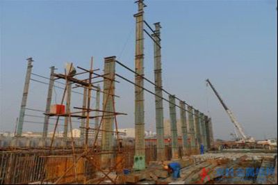 中国一冶：承建的安徽霍邱1号焦炉轻钢结构大棚正式安装